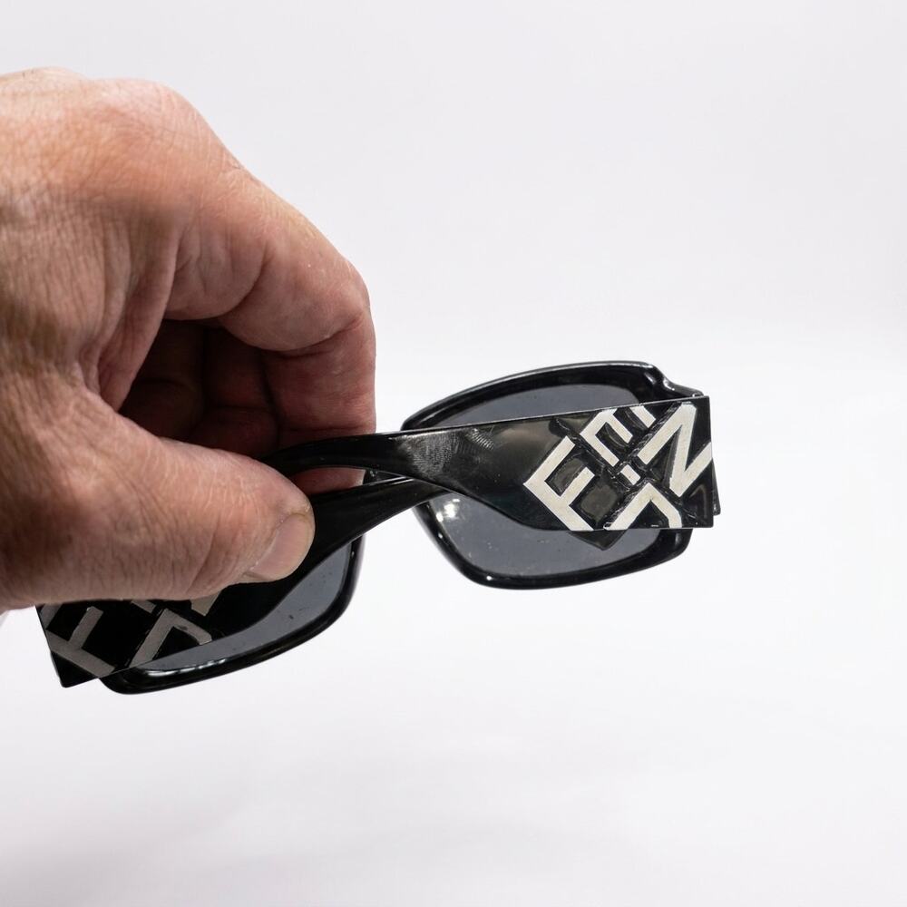 Fendi Sunglasses Black without case - Picture 2 of 4